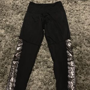 Yoga pants never worn